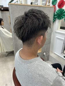 こんにちは〜木更津店 鎌崎です！！ 新年明けましておめでとうございます。 前年１２月はお陰様で忙しくさせて頂きました。 お客様には、大変お世話になりました。 本年度もお客様をカッコよく、可愛く、綺麗にする為に全力で頑張っていきます。 色々な画像を撮らさせていただいたので是非ご参考にして下さい。 今年もイングローブ木更津店を宜しくお願い申し上げます。 カッコよく、可愛いく、綺麗になりましょ〜 １月ご予約取りやすいので是非お待ちしております〜 #木更津美容室#美容室木更津 #三井アウトレットパーク木更津 #美容室イングローブ木更津 #ingrove#ingrove木更津 #イングローブ#イングローブ木更津 #トリートメント #TOKIOインカラミトリートメント #ASIAトリートメント #EURASIAトリートメント #marbb#マイクロバブル #ケアプロトリートメント #ヘッドスパ #カラー#ヘアカラ #木更津カラー#艶カラー #デザインカラー#旬カラー #オーガニックカラー#最旬カラー #ブリーチ#ブリーチカラー #ハイライト#ハイライトカラー #インナーカラー#イヤリングカラー #グレイカラー#木更津グレイカラー #メテオカラー#METEO#艶髪 #木更津METEO #白髪染め#白髪ぼかし #縮毛矯正#ストレート #木更津矯正#酸性ストレート #弱酸性縮毛矯正 #髪質改善#髪質改善縮毛矯正 #メンズパーマ#メンズパーマ木更津 #ツイスト#メンズツイスト #メンズツイストスパイラル #木更津メンズツイストスパイラル #ツイスパ#木更津ツイスパ